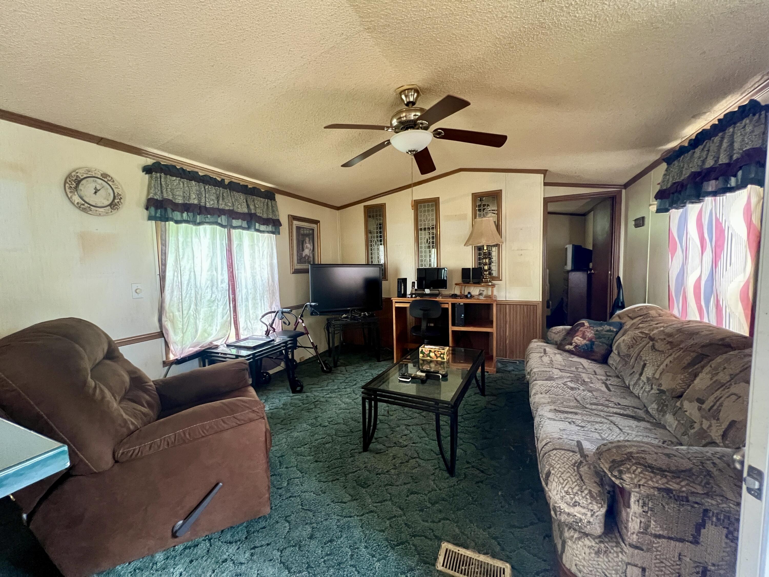 189 Commercial Street St. Albans, ME 04971 - Photo 5 of 13 Living Room