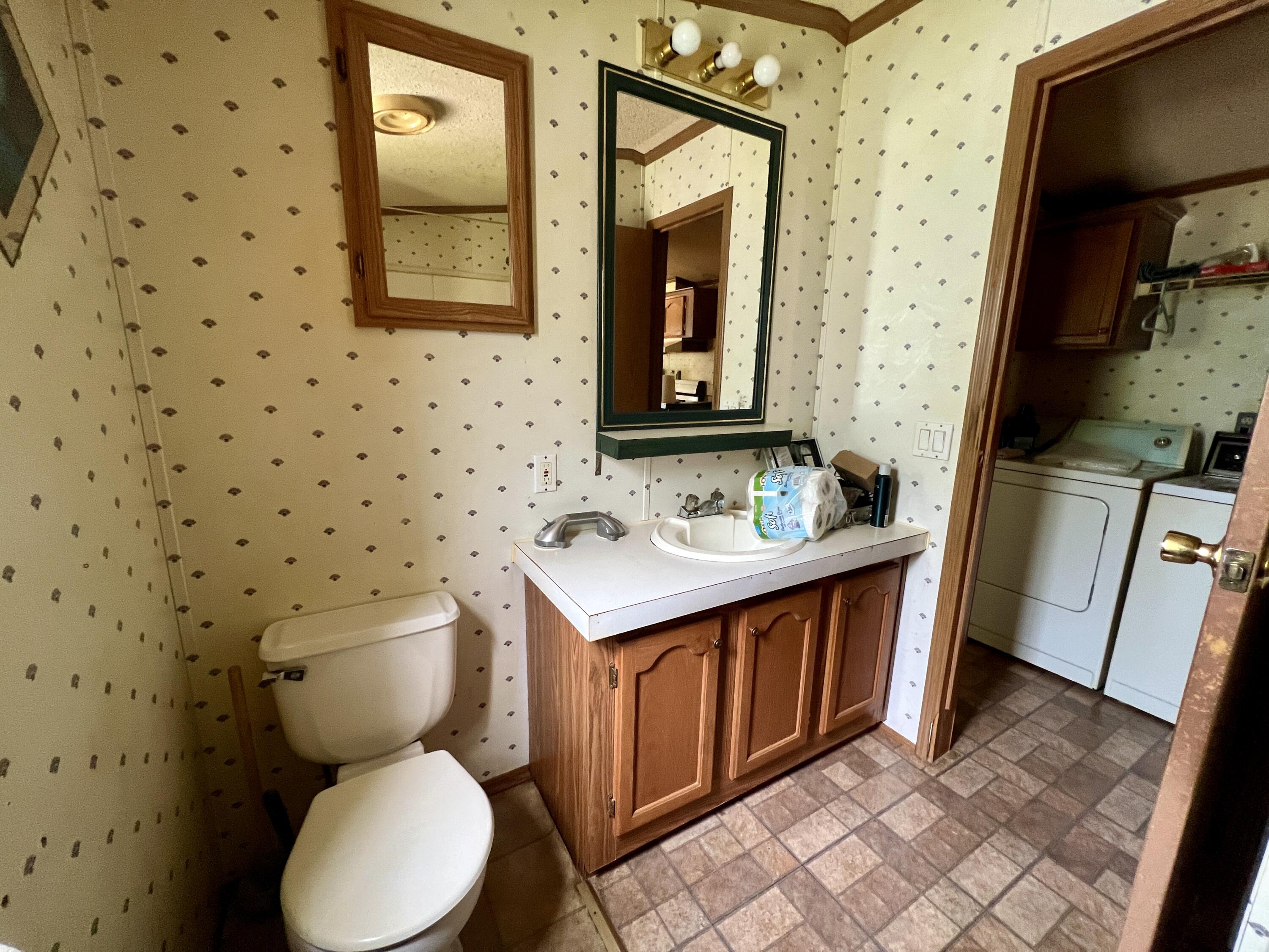 189 Commercial Street St. Albans, ME 04971 - Photo 9 of 13 Bathroom