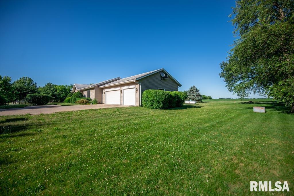 12630 Schleder Road Pekin, IL 61554 - Photo 5 of 40