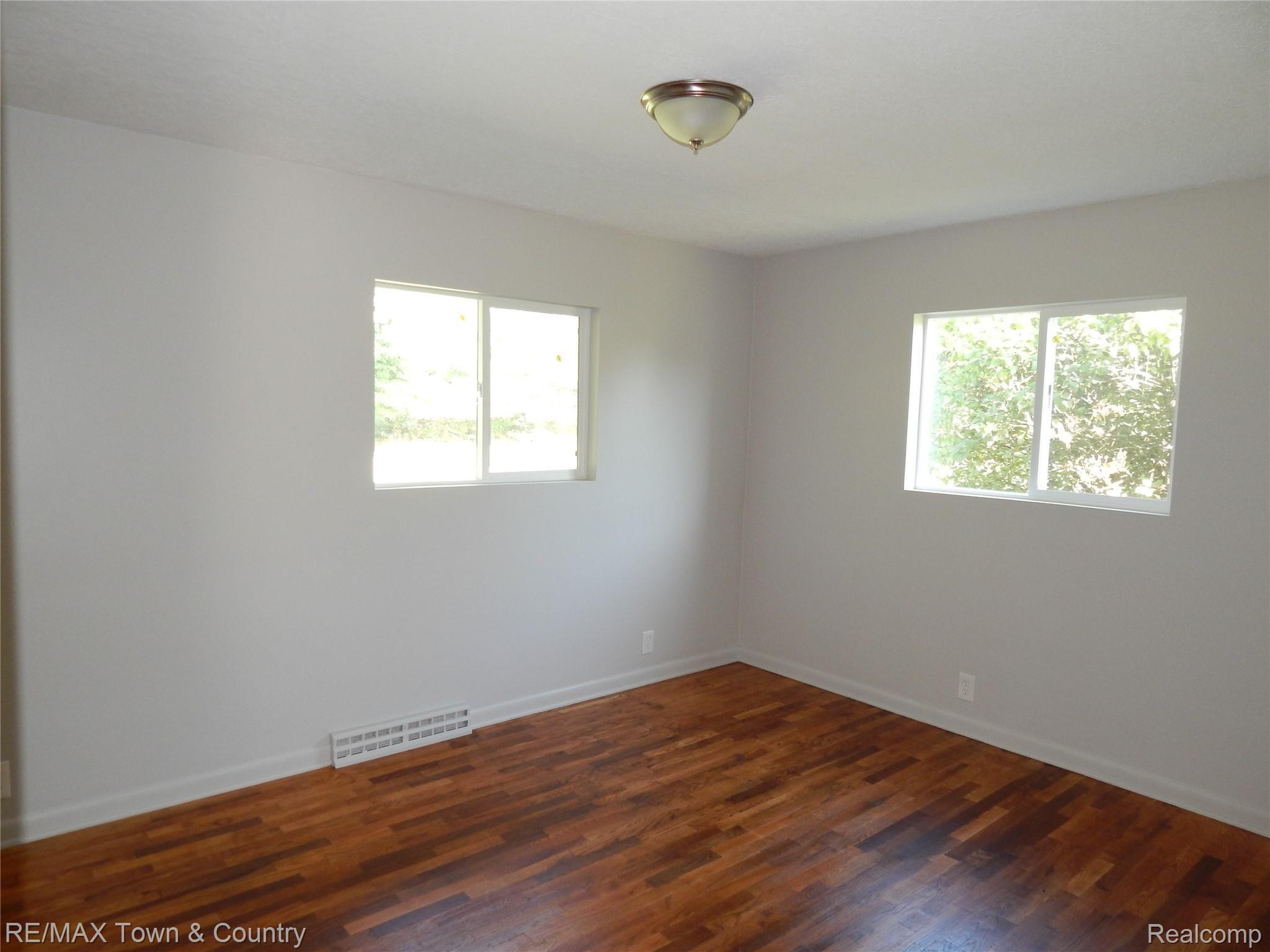 6175 Duffield Road Flushing, MI 48433 - Photo 13 of 27 DSCN8309.JPG