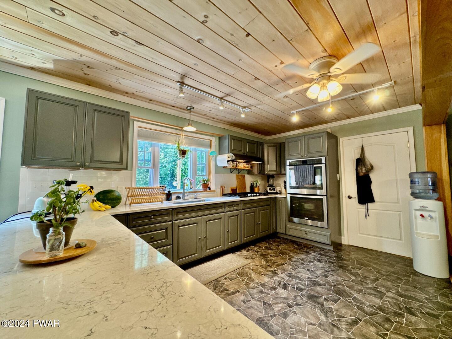 361 Ridge Avenue Hawley, PA 18428 - Photo 16 of 57 Kitchen