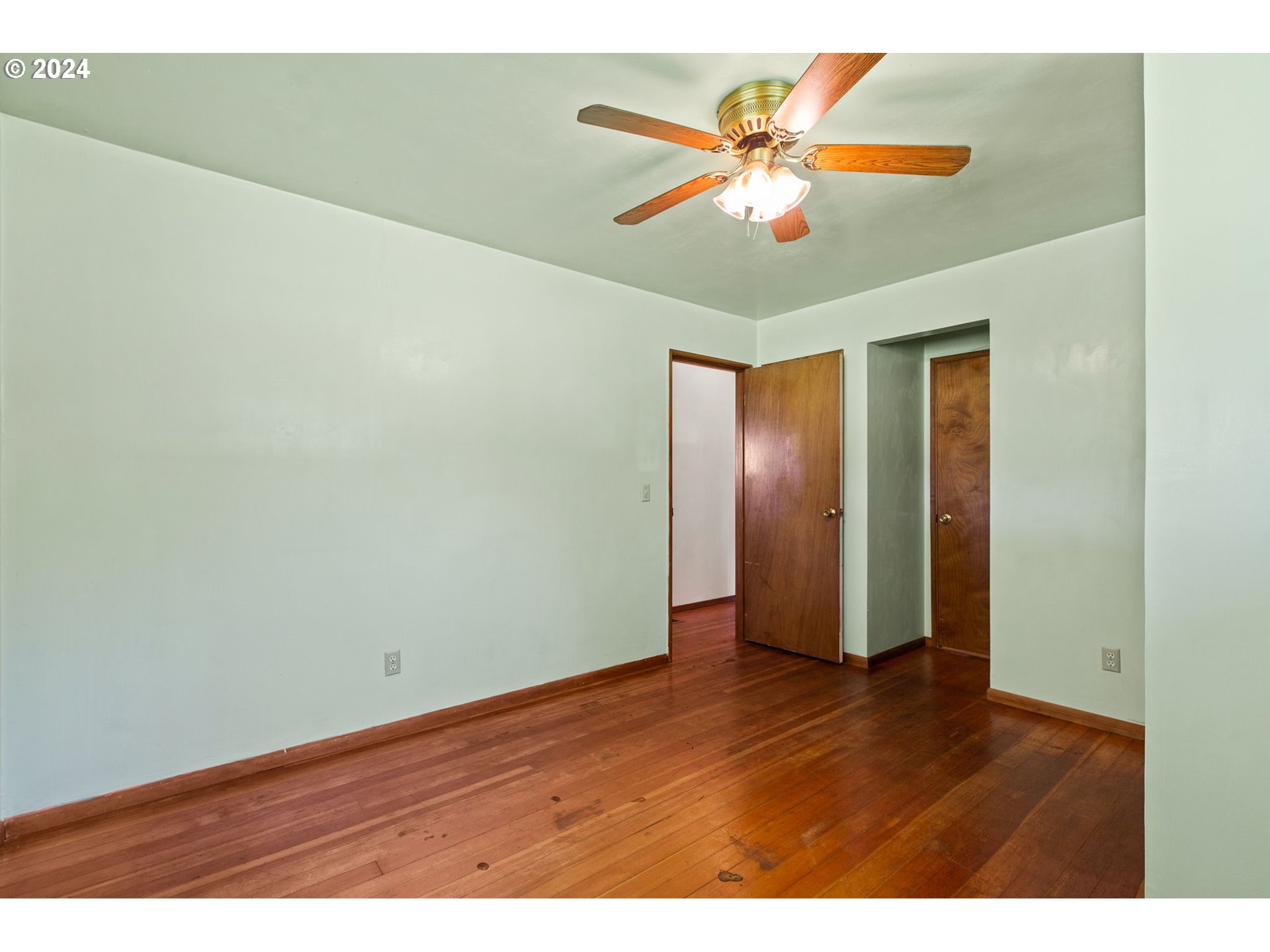 30806 South Oswalt Road Colton, OR 97017 - Photo 14 of 42 a view of an empty room with wooden floor