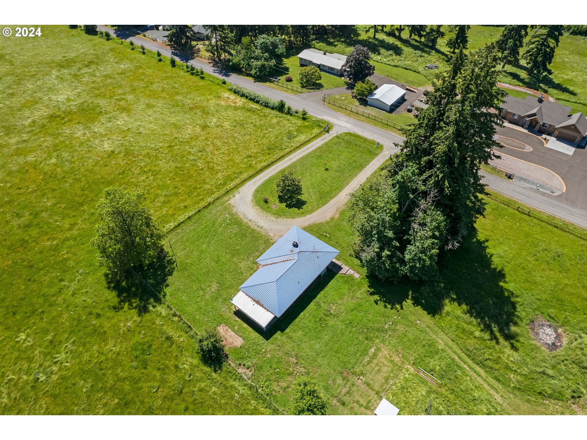 30806 South Oswalt Road Colton, OR 97017 - Photo 37 of 42 a view of a tennis court