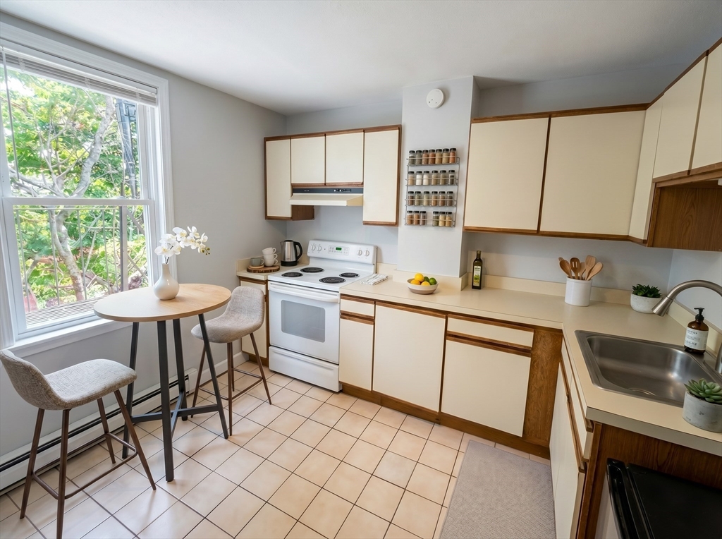 26 Boston Street, Unit 4 Boston, MA 02127 - Photo 2 of 8