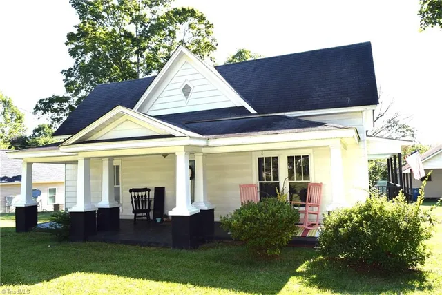 $220,000 | 507 Columbia Avenue, Ramseur, NC 27316