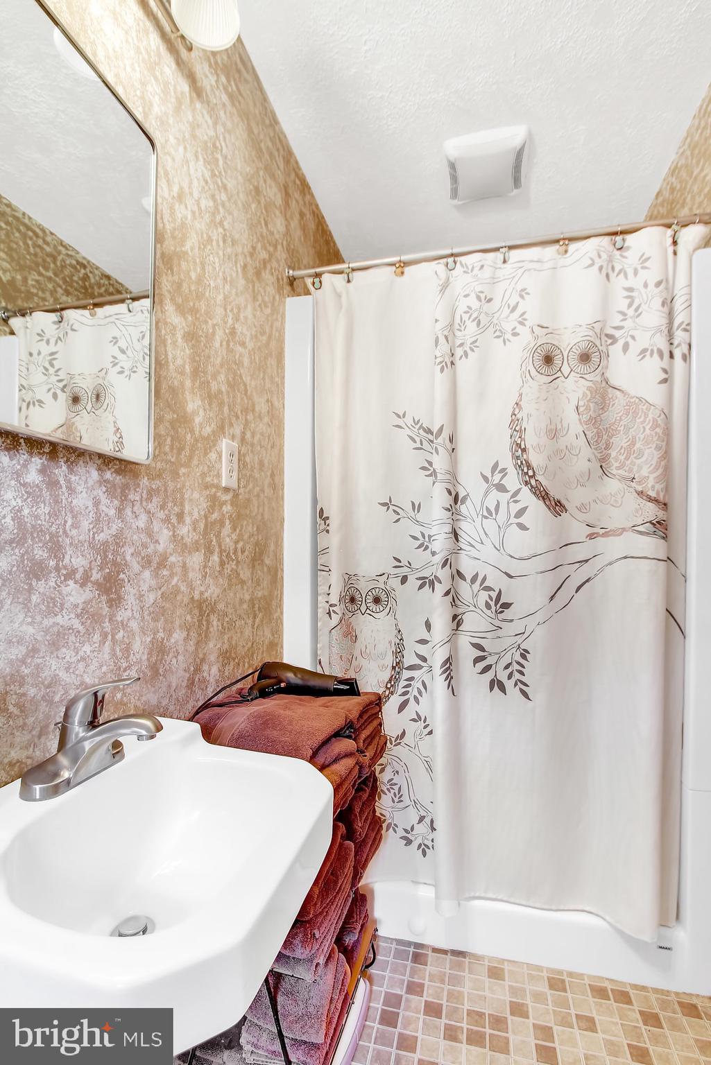 3401 Sycamore Road Dover, PA 17315 - Photo 13 of 29 Gallery Image 13