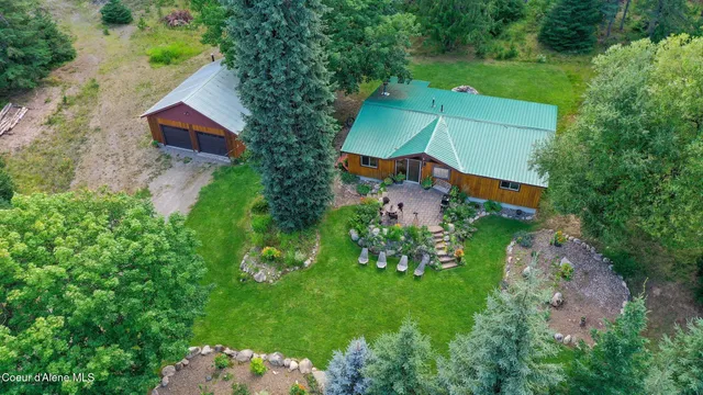 $970,000 | 430 North Nordman Road, Nordman, ID 83848