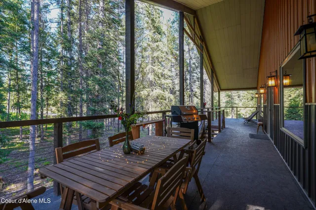 $970,000 | 430 North Nordman Road, Nordman, ID 83848