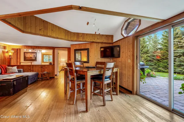 $970,000 | 430 North Nordman Road, Nordman, ID 83848