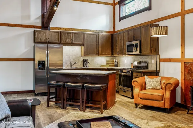 $970,000 | 430 North Nordman Road, Nordman, ID 83848