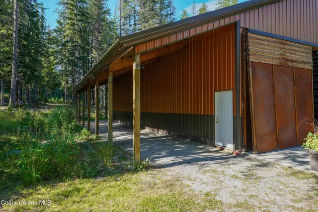 $970,000 | 430 North Nordman Road, Nordman, ID 83848