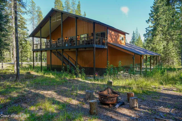 $970,000 | 430 North Nordman Road, Nordman, ID 83848