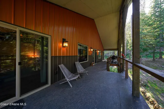 $970,000 | 430 North Nordman Road, Nordman, ID 83848