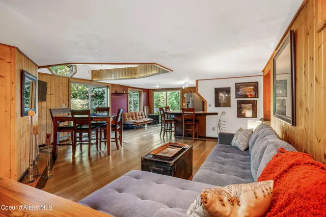 $970,000 | 430 North Nordman Road, Nordman, ID 83848