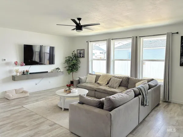 $445,999 | 1600 North Birch Street, Jerome, ID 83338