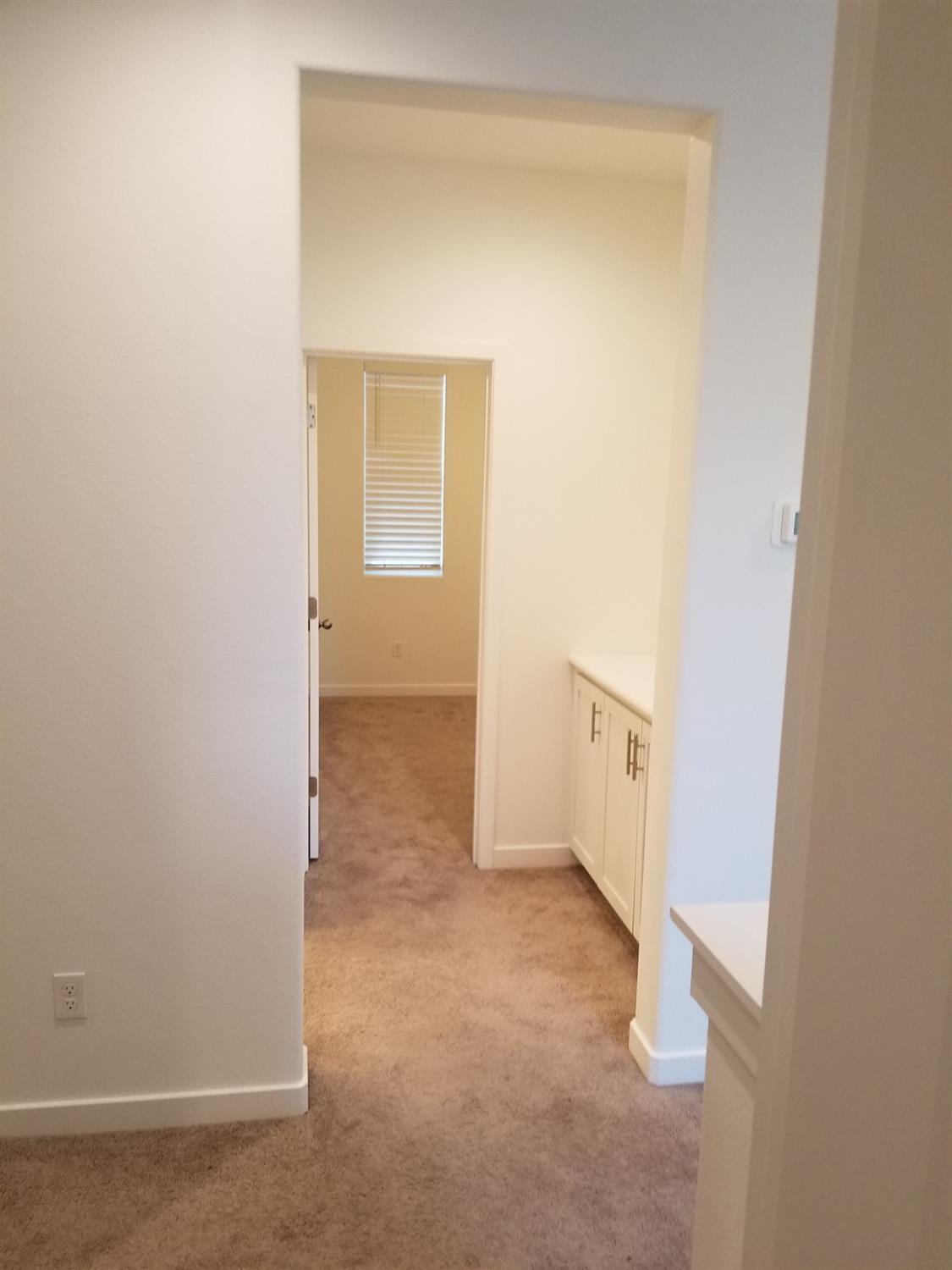 762 Ridgebank Avenue Madera, CA 93636 - Photo 13 of 38 Gallery Image 13