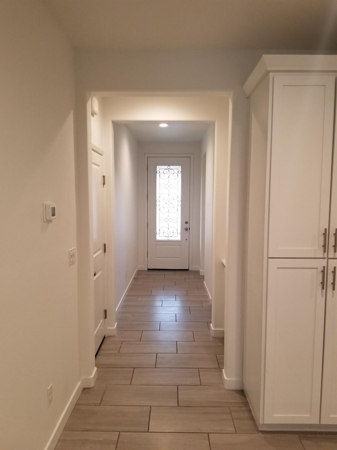 762 Ridgebank Avenue Madera, CA 93636 - Photo 5 of 38 Gallery Image 5