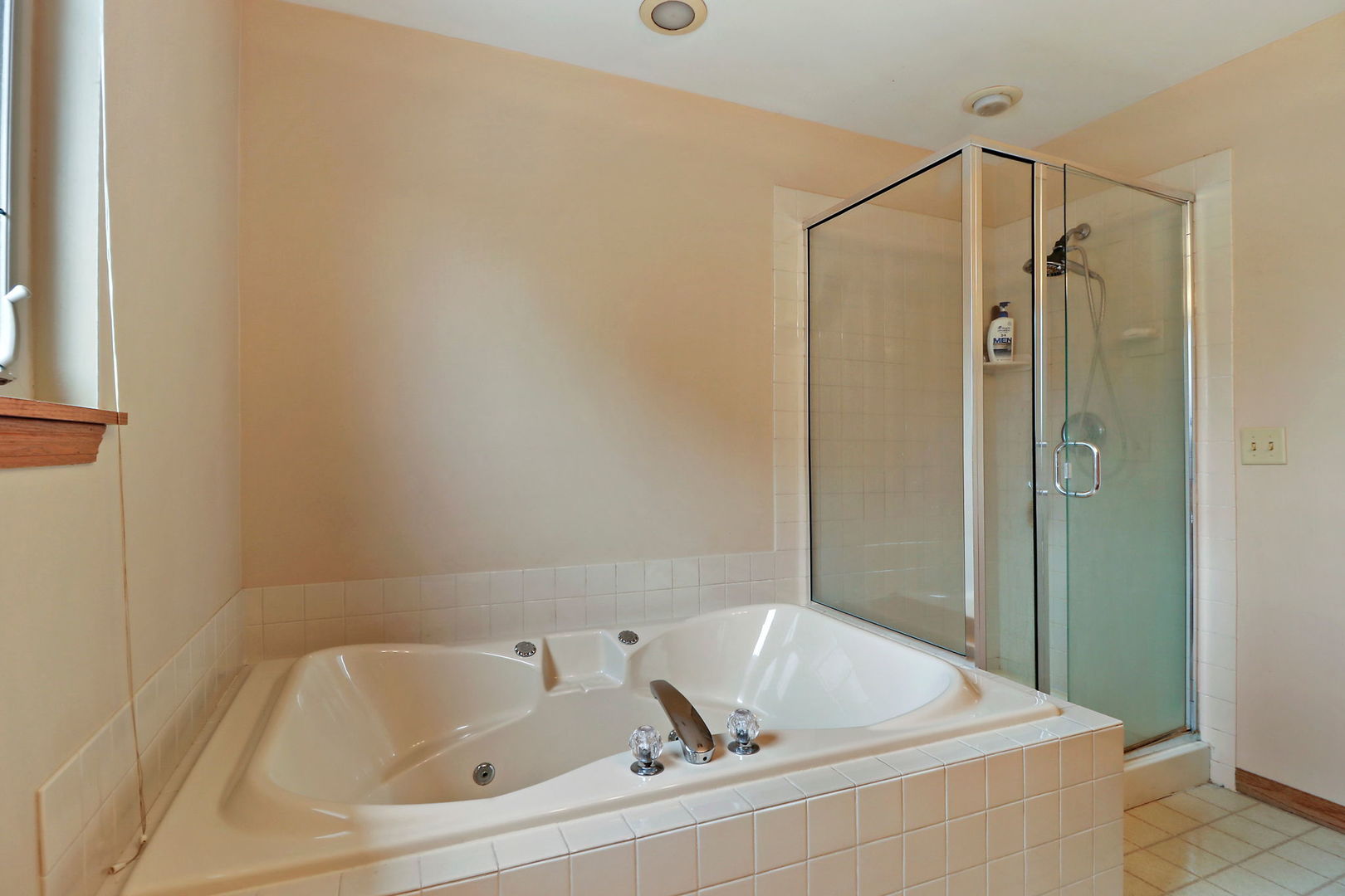 39 Rushmore Road Fox Lake, IL 60020 - Photo 22 of 38 a bathroom with a tub and shower