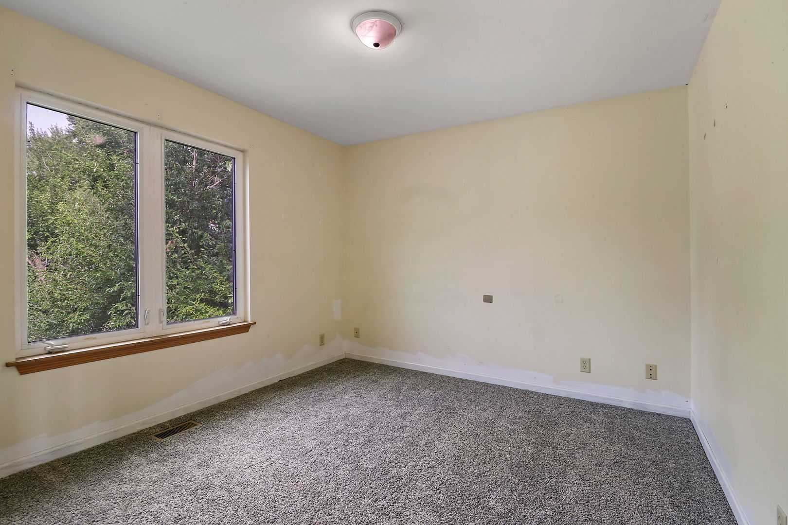39 Rushmore Road Fox Lake, IL 60020 - Photo 24 of 38 a view of a room that has a window in it