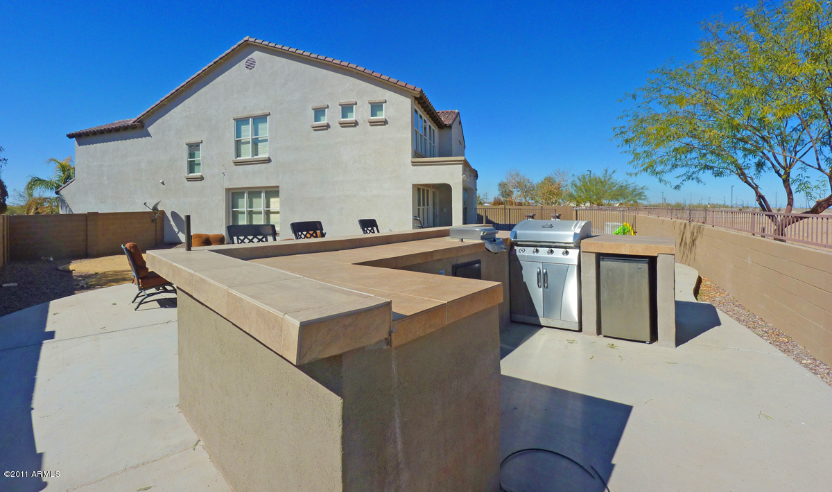 4564 East Bonanza Road Gilbert, AZ 85297 - Photo 29 of 36 Backyard - BBQ