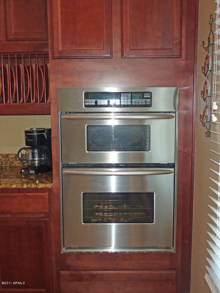 4564 East Bonanza Road Gilbert, AZ 85297 - Photo 8 of 36 Kitchen - Wall Oven