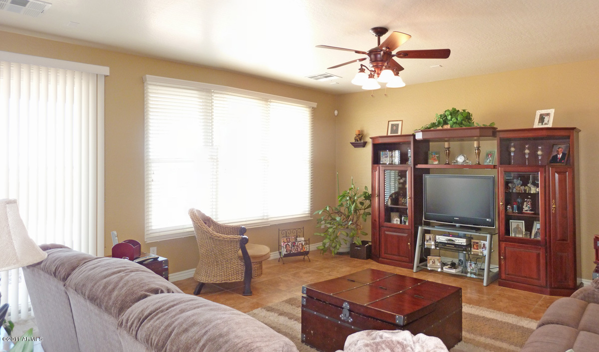 4564 East Bonanza Road Gilbert, AZ 85297 - Photo 10 of 36 Family Room 1