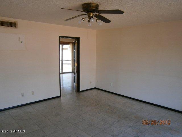 3101 West Redfield Road Phoenix, AZ 85053 - Photo 2 of 13 LIVING ROOM