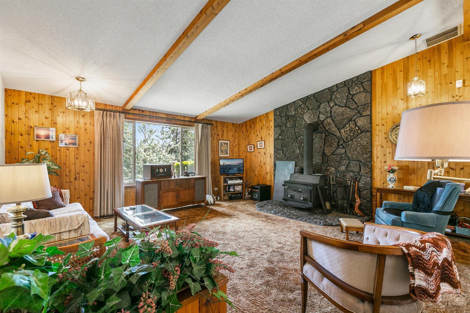 63236 Overtree Road Bend, OR 97701 - Photo 9 of 23 Gallery Image 9