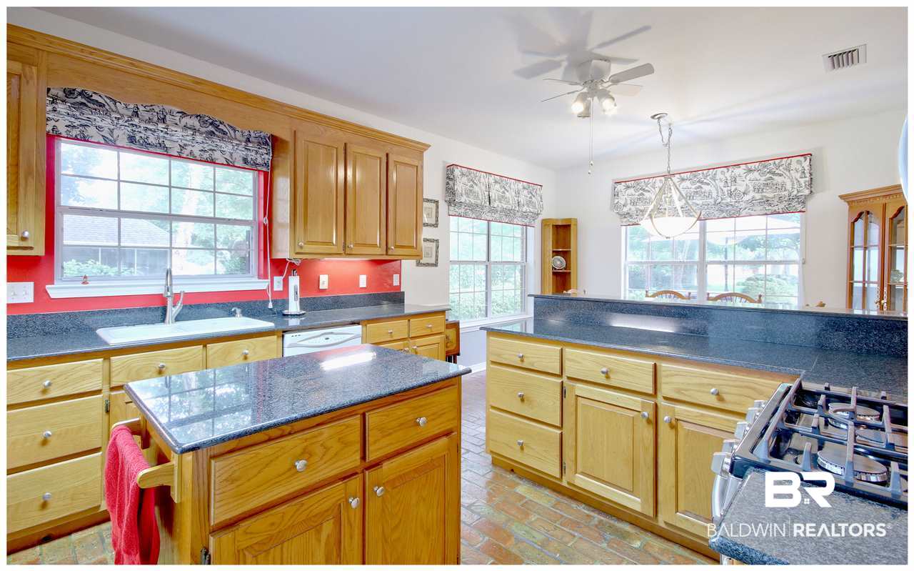 103 Par Circle Fairhope, AL 36532 - Photo 6 of 27