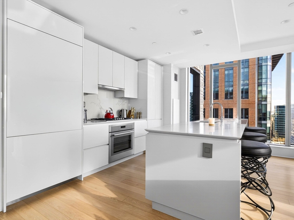 135 Seaport Boulevard, Unit 2008 Boston, MA 02210 - Photo 2 of 39