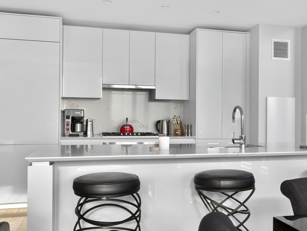 135 Seaport Boulevard, Unit 2008 Boston, MA 02210 - Photo 5 of 39