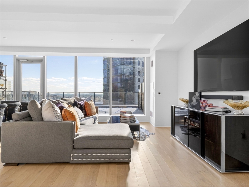 135 Seaport Boulevard, Unit 2008 Boston, MA 02210 - Photo 8 of 39