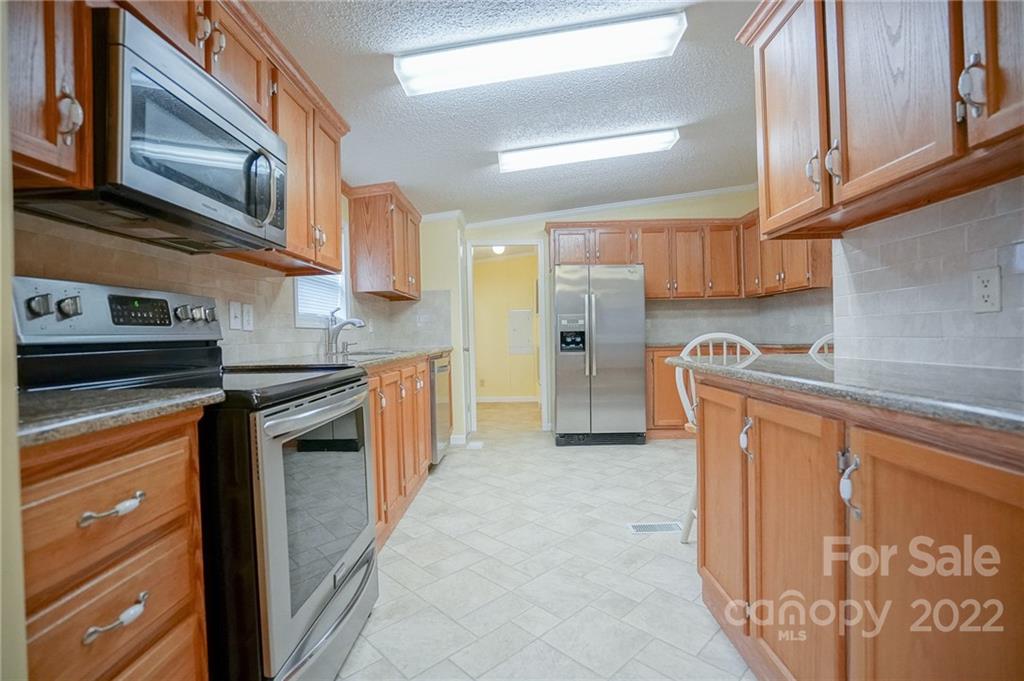 5995 Lake Wylie Road Clover, SC 29710 - Photo 12 of 43 Gallery Image 12