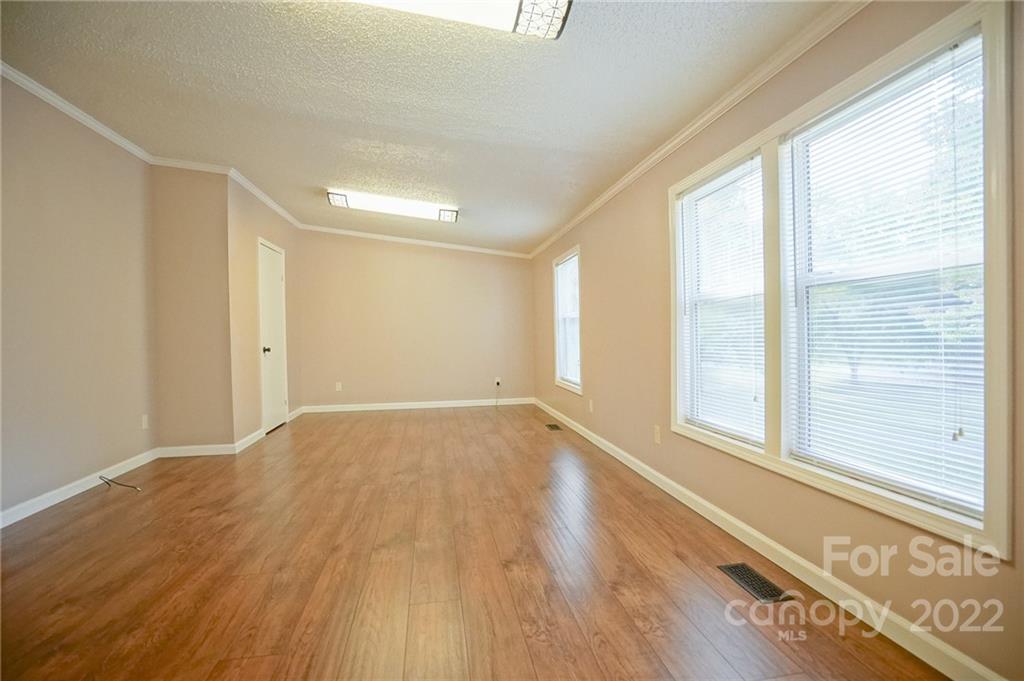 5995 Lake Wylie Road Clover, SC 29710 - Photo 17 of 43 Gallery Image 17