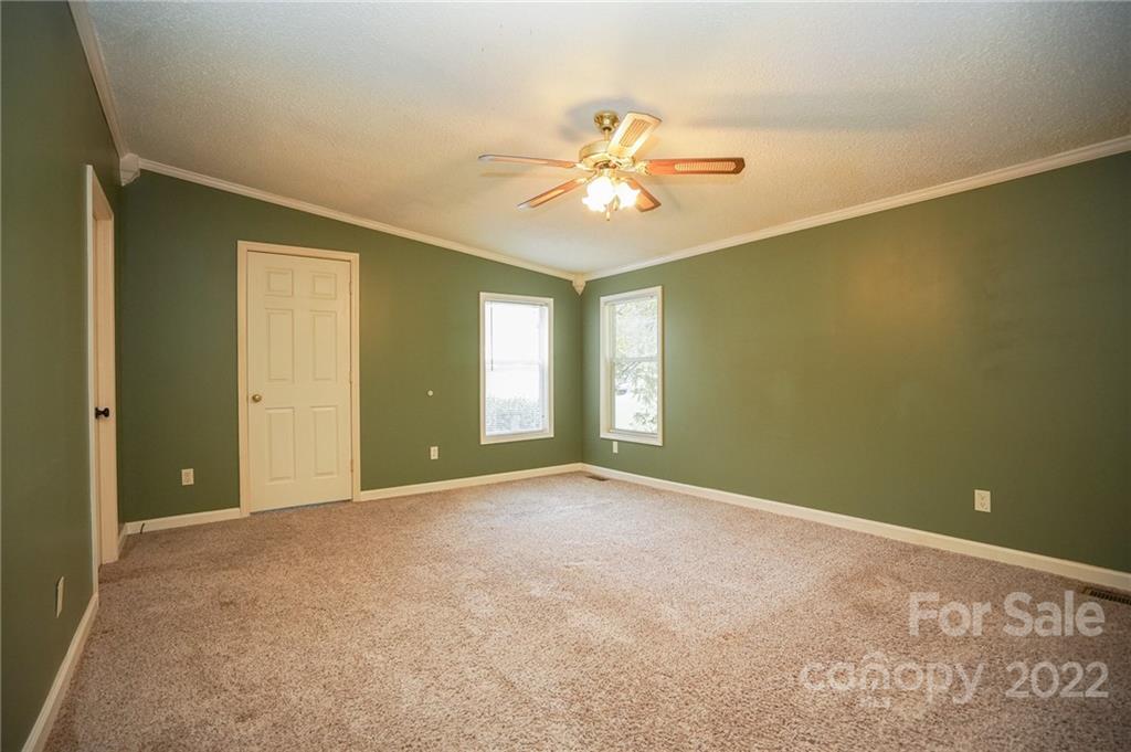 5995 Lake Wylie Road Clover, SC 29710 - Photo 20 of 43 Gallery Image 20