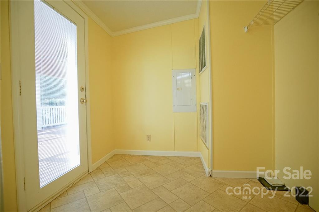 5995 Lake Wylie Road Clover, SC 29710 - Photo 29 of 43 Gallery Image 29