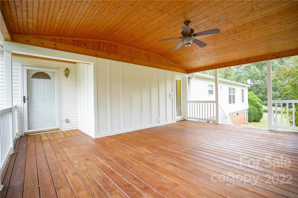 5995 Lake Wylie Road Clover, SC 29710 - Photo 32 of 43 Gallery Image 32