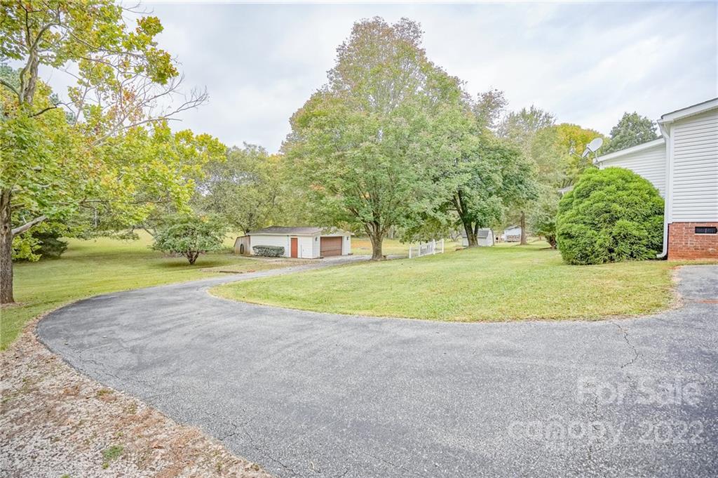 5995 Lake Wylie Road Clover, SC 29710 - Photo 37 of 43 Gallery Image 37