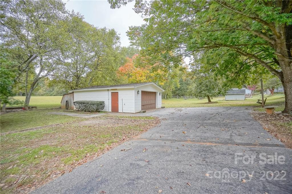 5995 Lake Wylie Road Clover, SC 29710 - Photo 39 of 43 Gallery Image 39