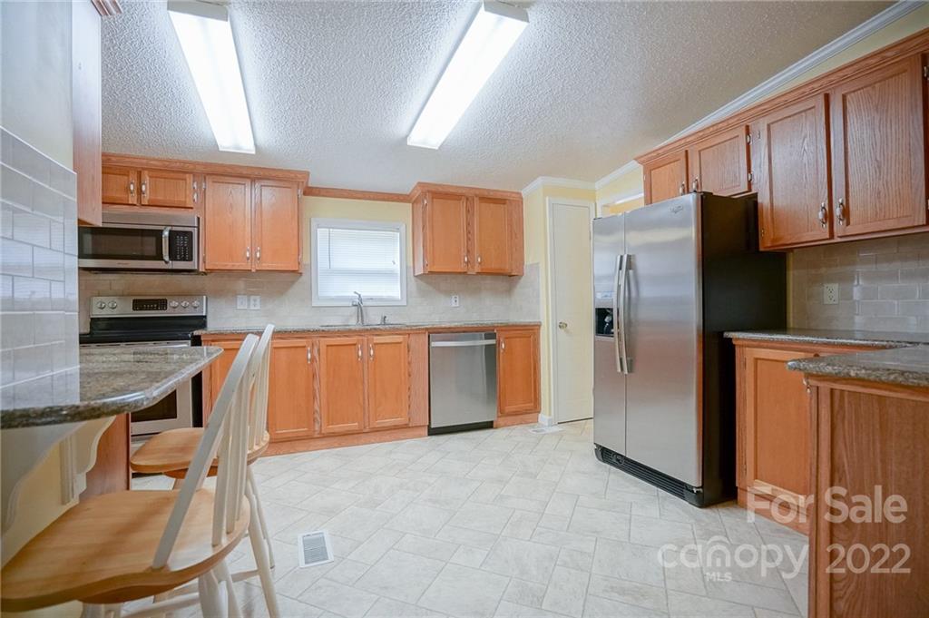 5995 Lake Wylie Road Clover, SC 29710 - Photo 9 of 43 Gallery Image 9