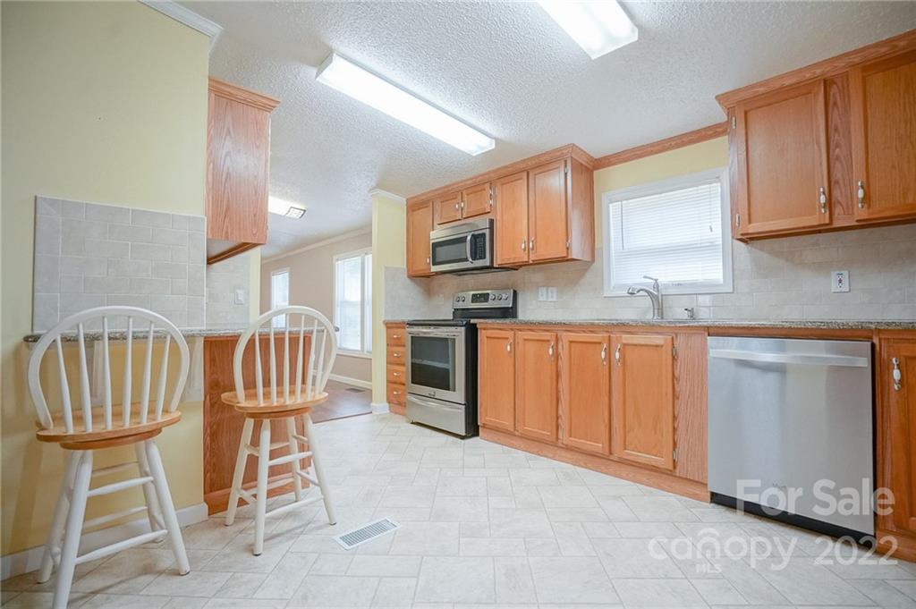 5995 Lake Wylie Road Clover, SC 29710 - Photo 10 of 43 Gallery Image 10