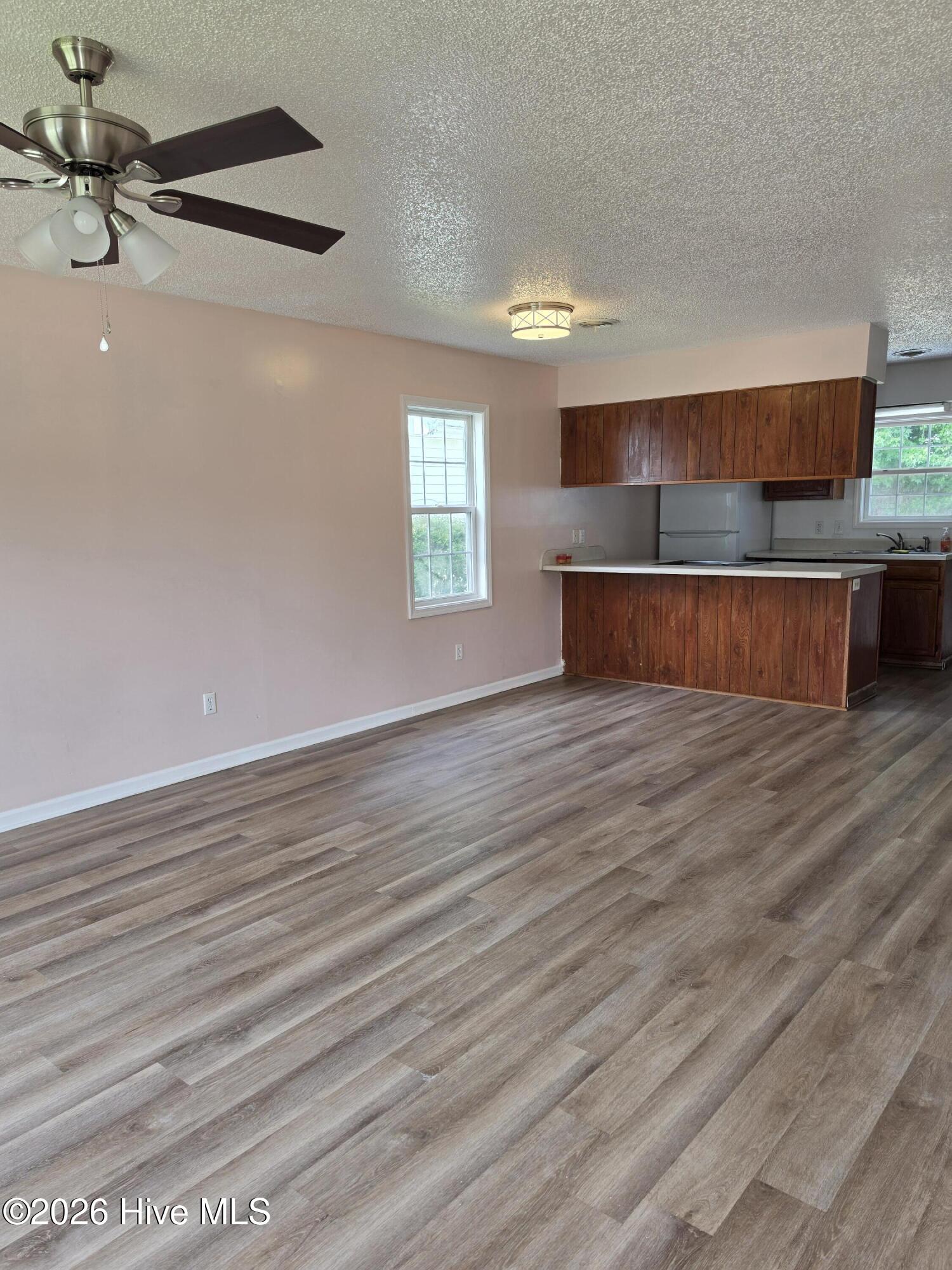 214 Old Oak Road Elizabeth City, NC 27909 - Photo 3 of 17 Living/Kitchen/Dining Comb