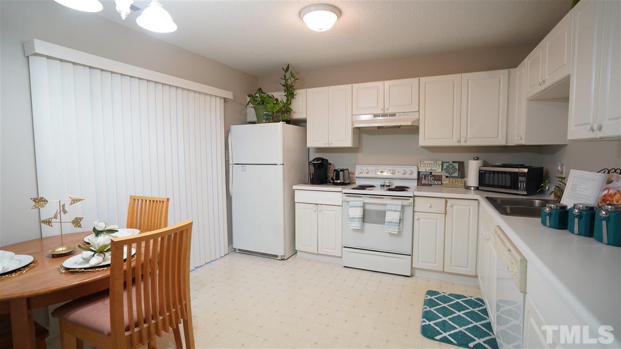 2114 Walnut Bluffs Lane Raleigh, NC 27610 - Photo 2 of 9 Gallery Image 2