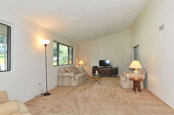 84 Indian Head Road Framingham, MA 01701 - Photo 4 of 12 Gallery Image 4