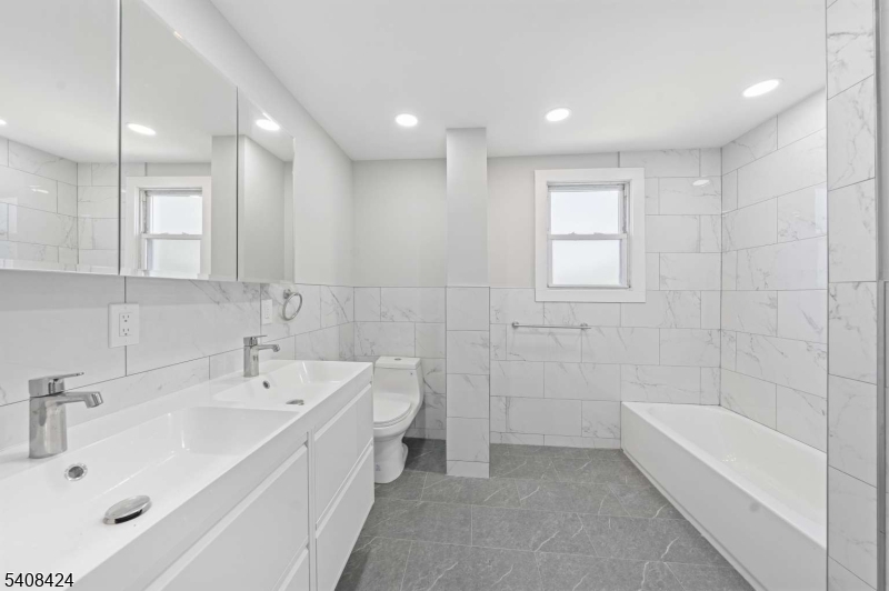 576 Walnut Street Elizabeth, NJ 07201 - Photo 3 of 6