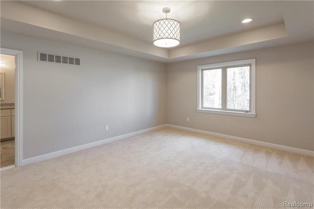 4213 Oak Arbor Crest Court Rochester, MI 48306 - Photo 16 of 30