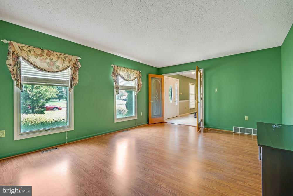 61 Hickory Hill Road Jackson, NJ 08527 - Photo 7 of 28 Gallery Image 7