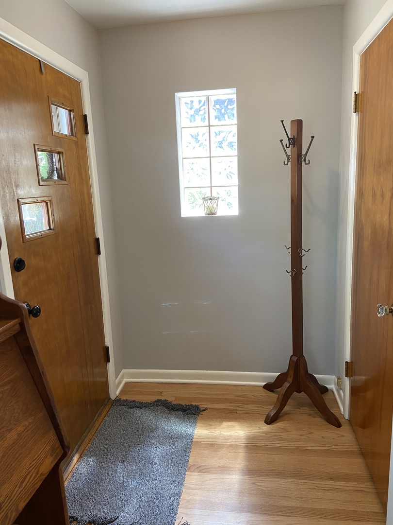 3810 Wolf Road Western Springs, IL 60558 - Photo 2 of 35 a view of a room with gym equipment