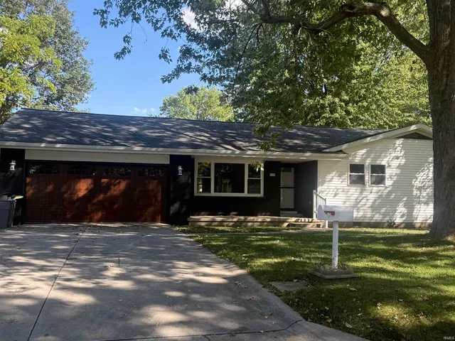 $249,000 | 1208 North Mulberry Street, Hartford City, IN 47348