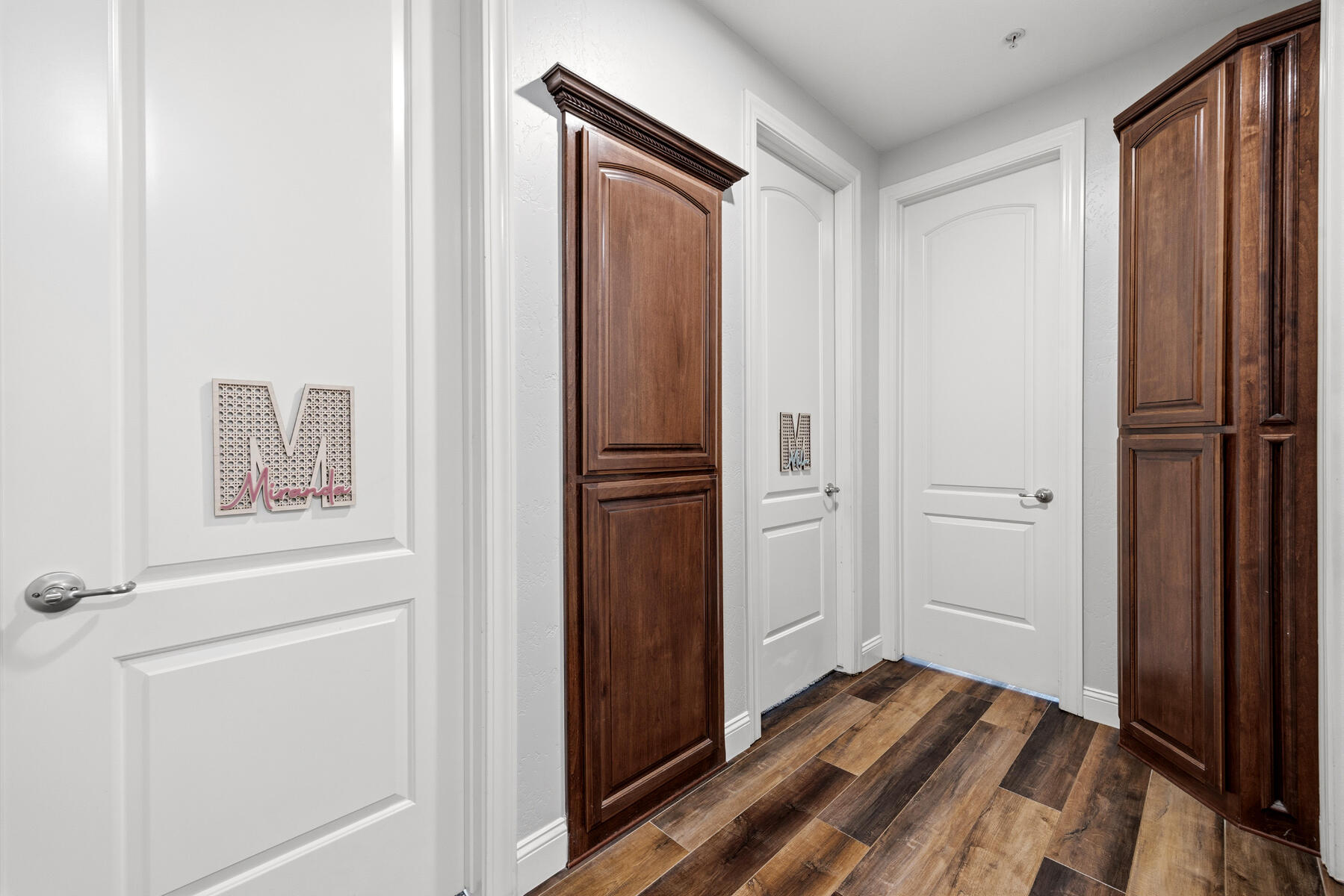 2208 West Benton Court Exeter, CA 93221 - Photo 23 of 84 23 - Hallway (2)